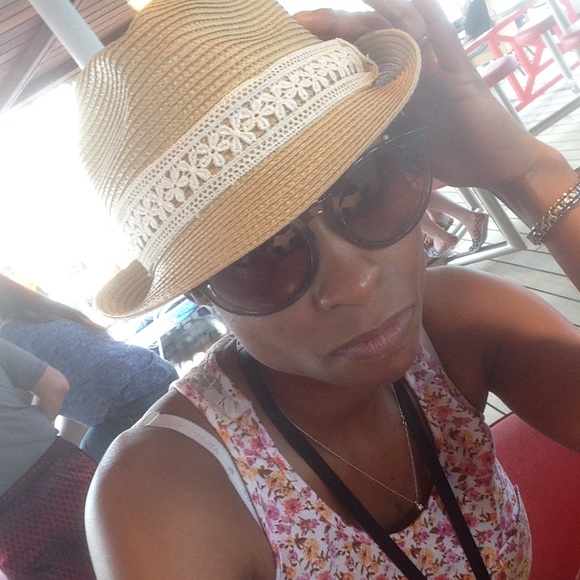 Meet your Posher, Tiffaney - Picture 5 of 8